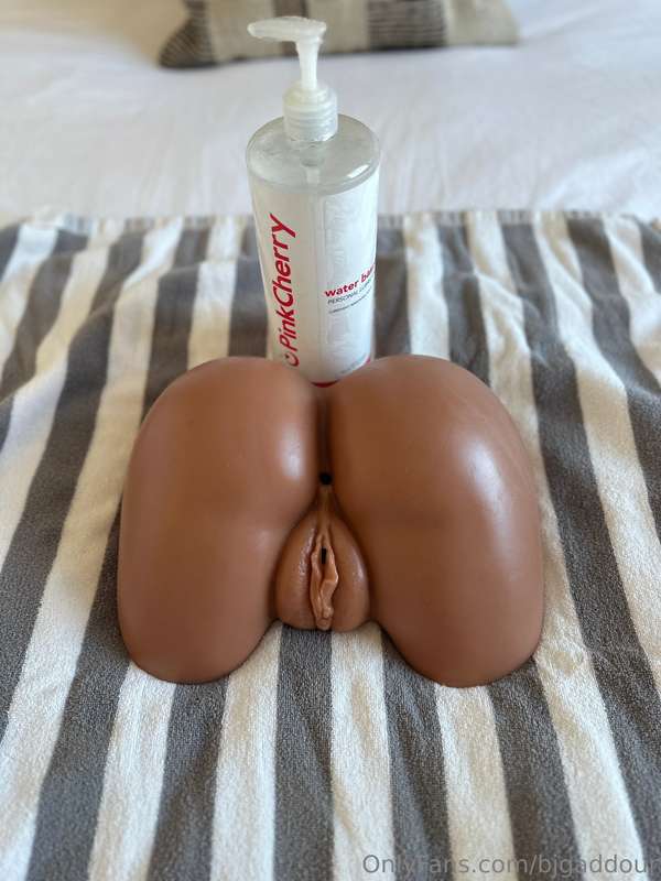 ALL THE THINGS I DID TO THIS ASS & PUSSY:- Kiss- Suck- Lick-..