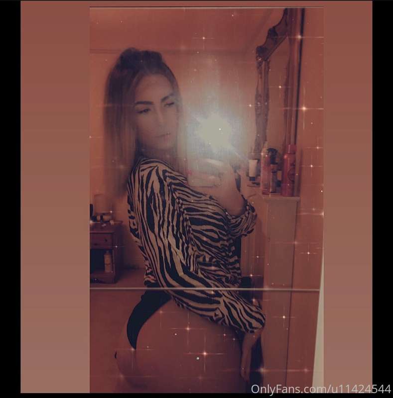 Bout to go on a night out 💃🏽 Who wants to tip me and get me ..