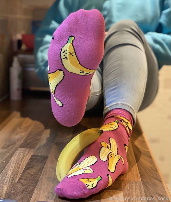 Do my socks make you go bananas??😉👣🍌🧦🤪🤯
My sock bitches  if .. 1
