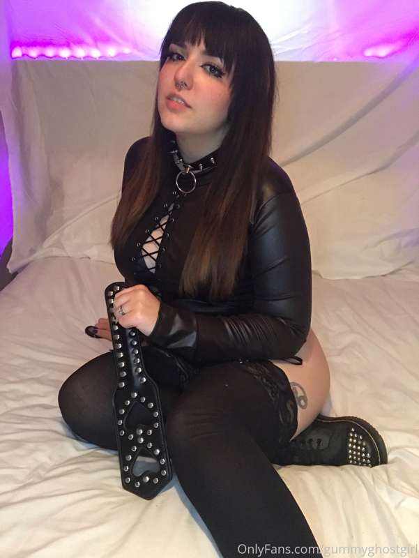 Wanna play with me? 🖤 (part 1) 4