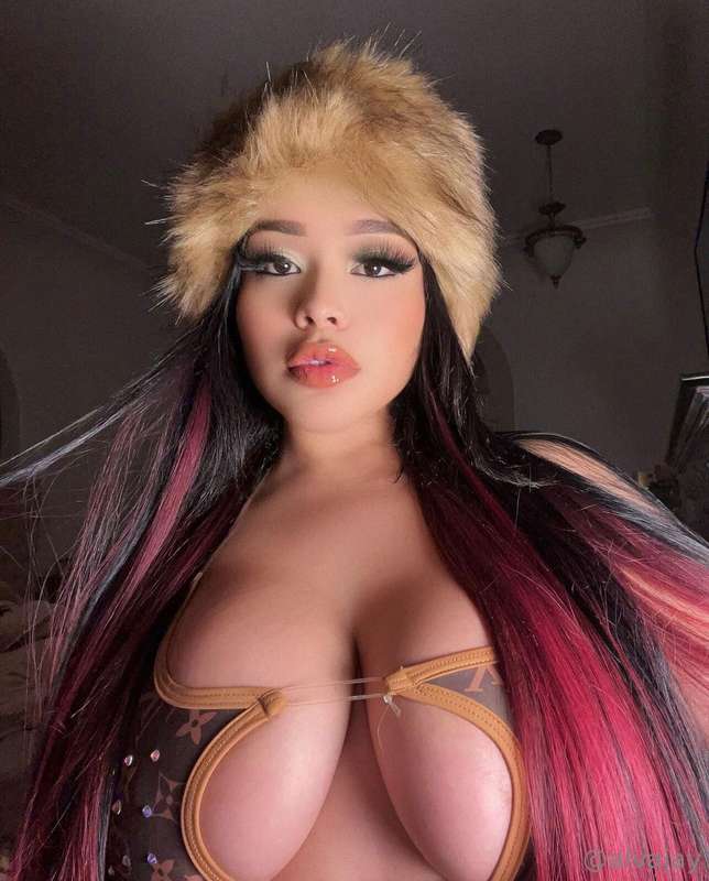 Do you want to touch me all over?😈