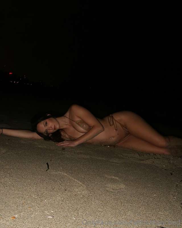 Love going to the beach at night 🖤