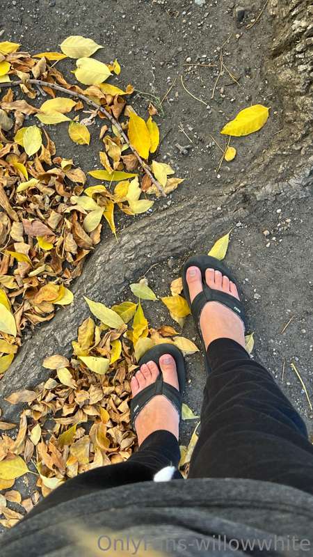 went for a walk, this is for the feet guys xo 😘 7