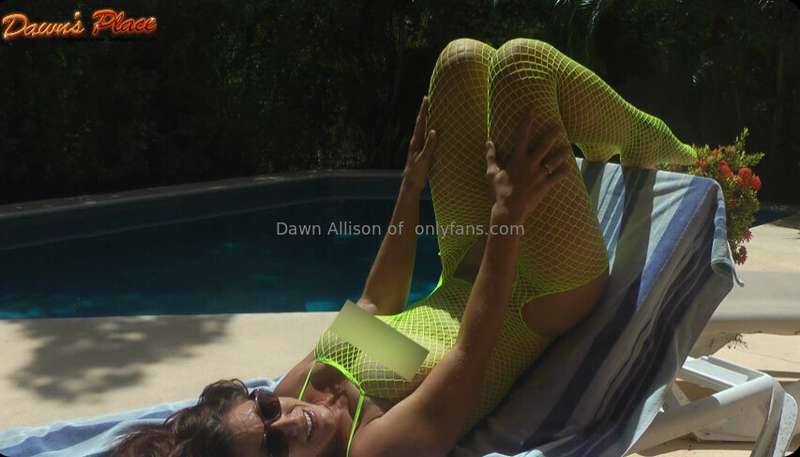 💦 It's Thurst Thursday! 💦 Over 7min of action in two videos ..