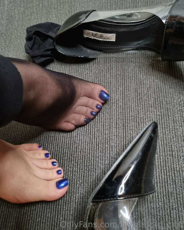 with socks or without? So hard to decide... 5
