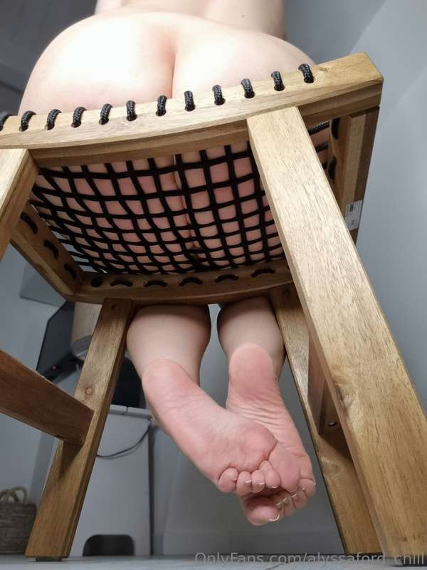 just sitting naked on a chair 🫢 2