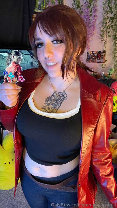 Claire Redfield cosplay! ❤️ which Resident Evil game is your.. 25