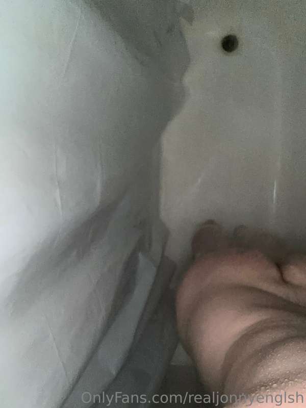 Booty all we in the shower 😈🤣