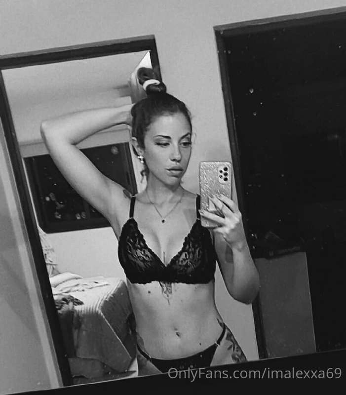 Laly_Strass - Onlyfans - 25 Aug, 2022
