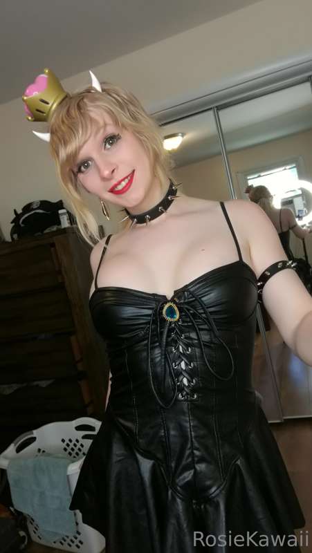 Bowsette Cosplay x 7/10 x 40 photos this post x more tomorro.. 10