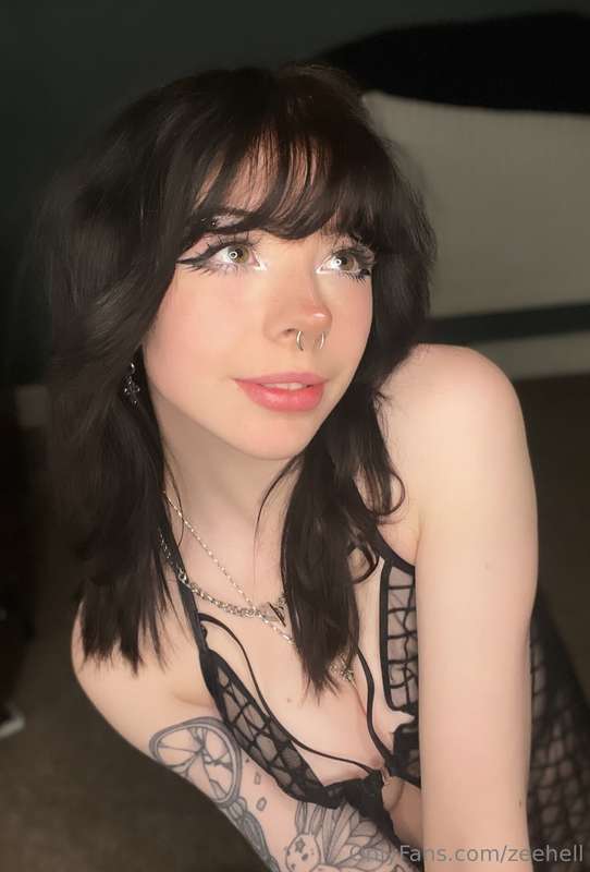 guess who made it into the top 9% on onlyfans!!! 😭😭 i'm goin.. 4