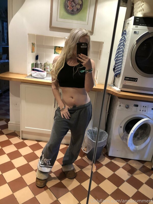I never wear panties... should I start? 1