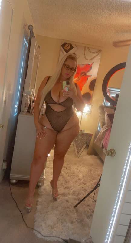 So so curvy