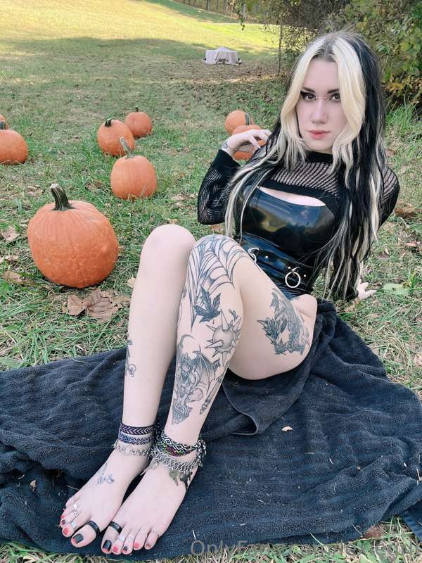Wanna suck my toes in the pumpkin patch?