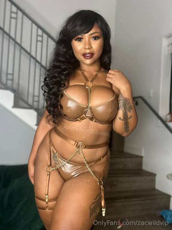 They call her Avery the Fuck Machine for a reason 👀 She let ..