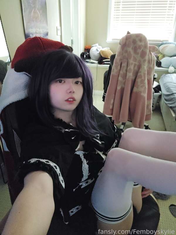 Femboyskylie - Fansly - 01 Apr, 2025 1
