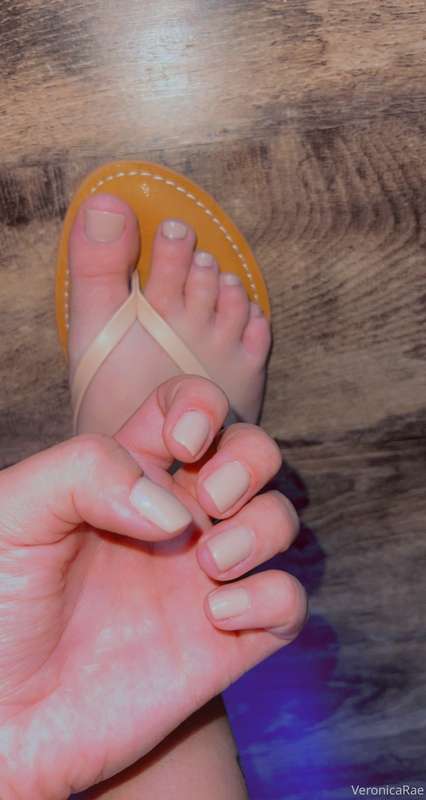 toes and nails 💕😜