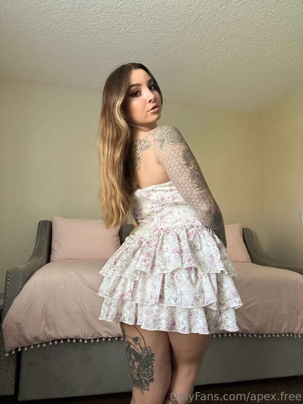 Is my dress pretty? 5