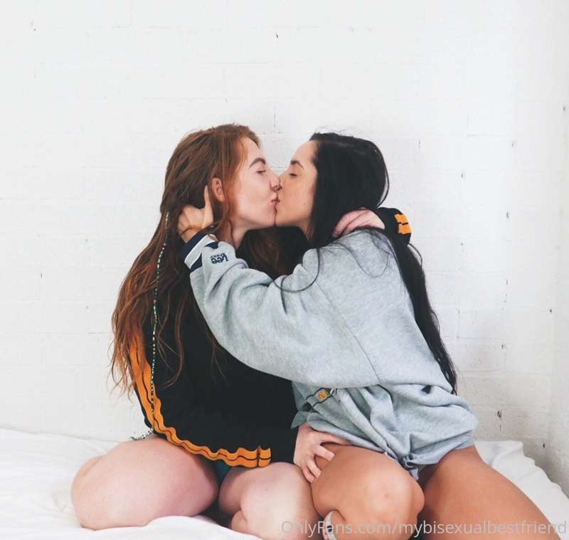 would prefer to be kissing her other lips 😝