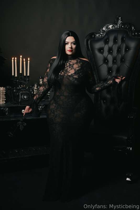 Day 9/31 days of Halloween | Morticia from the Addams family.. 2