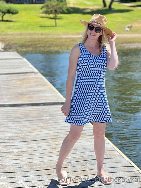 My unsolicited dock pics.   This is me.  On vacation.  In Ca..