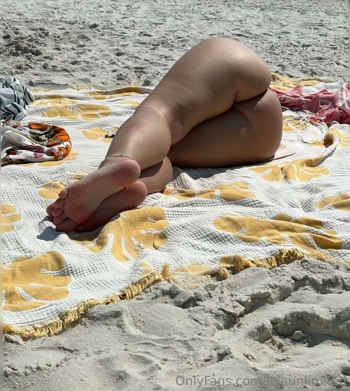 First beach day of the year and it’s only February! I love F..