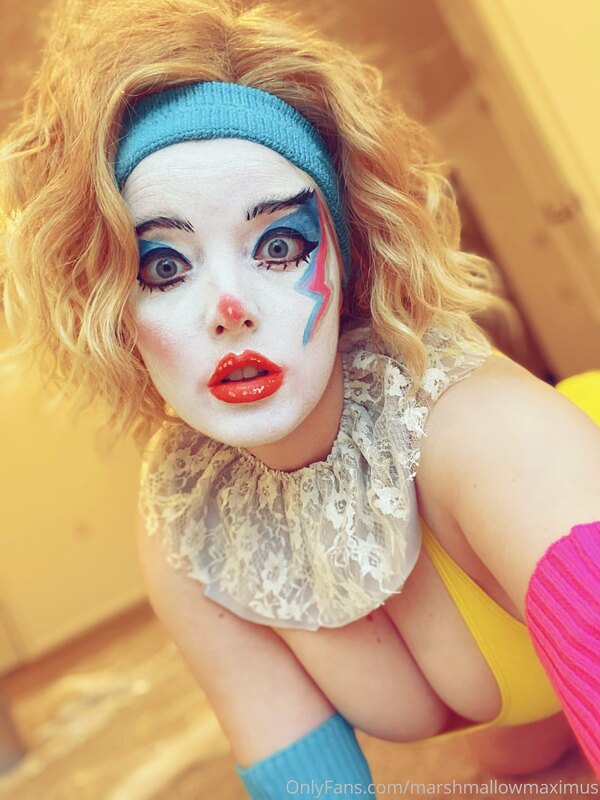 Went for an “80s airbrush” clown look! Expect some little vi.. 2