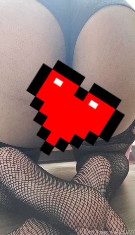 My favorite pair of fishnets💕😘
