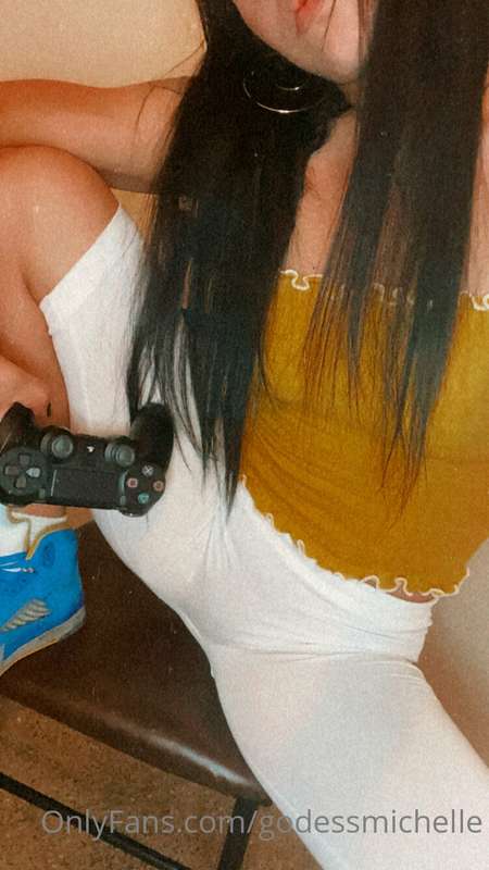 𝚀𝚞𝚒𝚎𝚗 𝚓𝚞𝚎𝚐𝚊 𝚌𝚘𝚗𝚖𝚒𝚐𝚘, hoy no tengo panty ? 🎮🥵💦 1