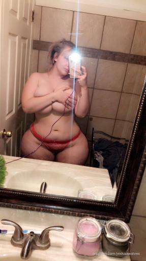 Big natural boobies and curves 💕