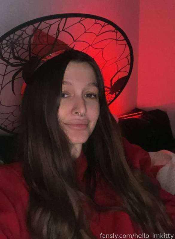 Hello_Imkitty - Fansly - 2024-02-19T12:20:43