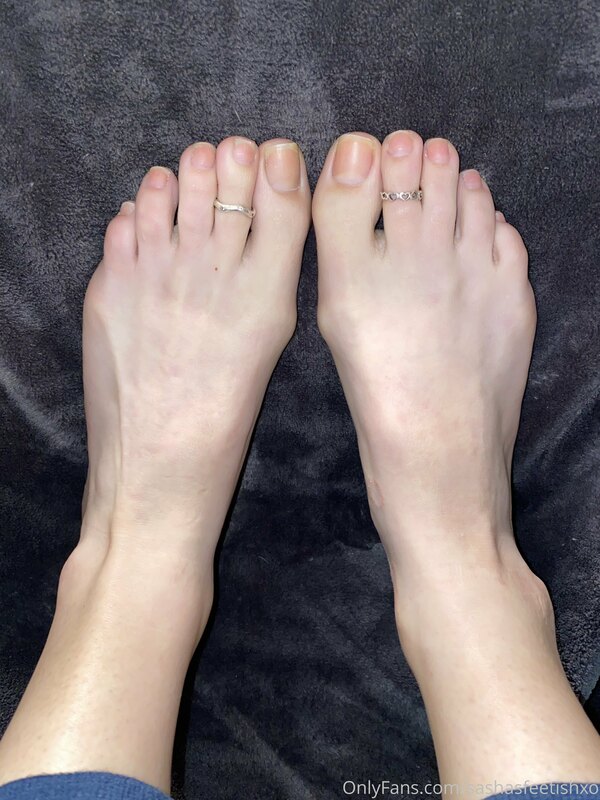 Do you guys like bare toes?