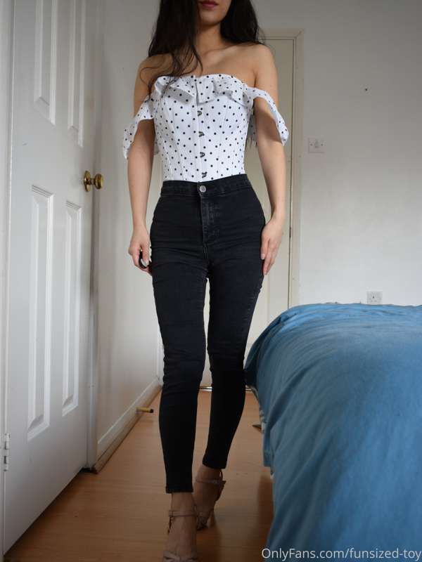 Do you reckon I still look good with clothes on? 

Hit the l..