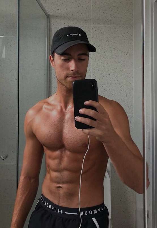 GO SUB @max_reed RIPPED AUSSIE HOTTIE 💪🔥