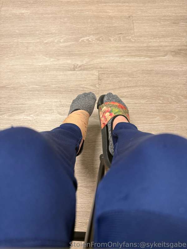 Not a sexy post just an update post. I am cripple at the mom..