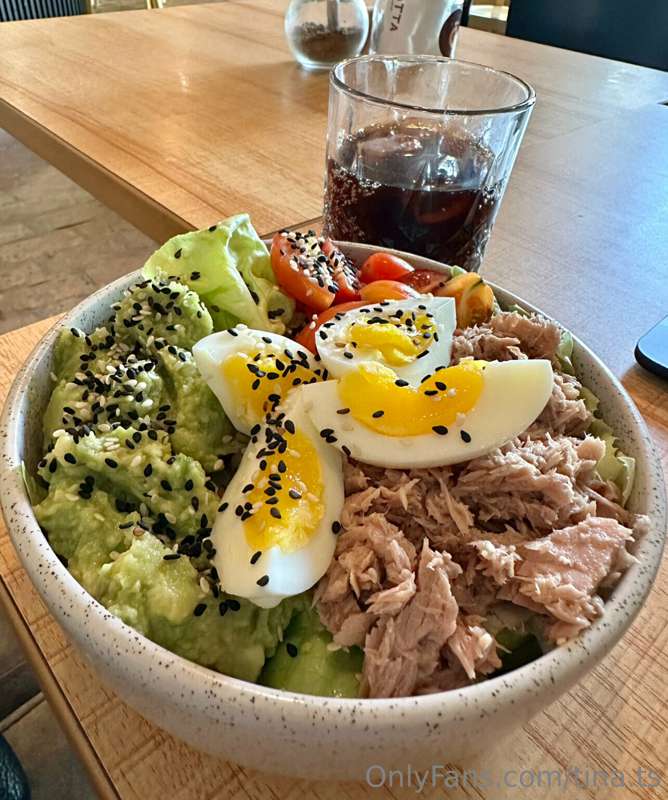 Sharing my favorite lunch with all of you - a delicious tuna..