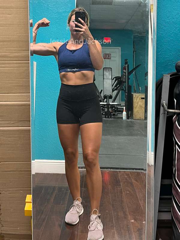 **Some SFW workout pictures from today** 💪🏼
I always get req..