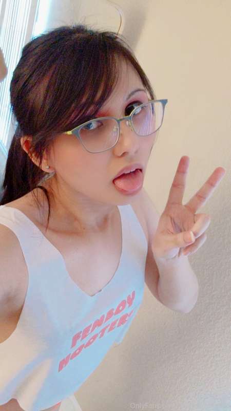lotta selfies in this first batch >w 16