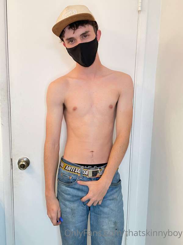 My birthday is in 5 days, does anyone want to buy my a gift?.. 12