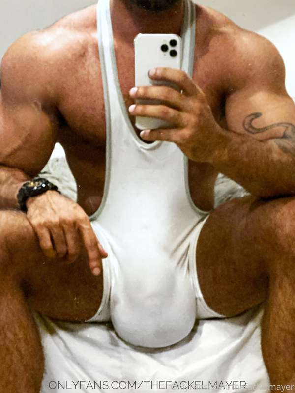 who wants to wrestle?? 😏😏 2