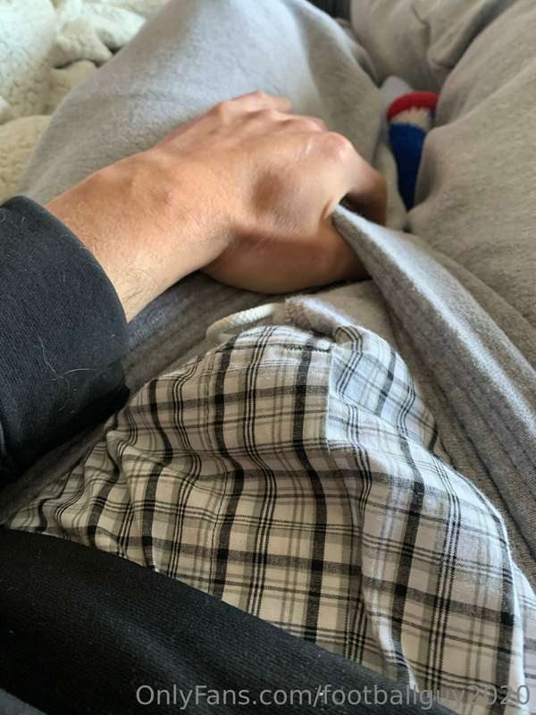 Love playing with my cock through the opening in boxer short..