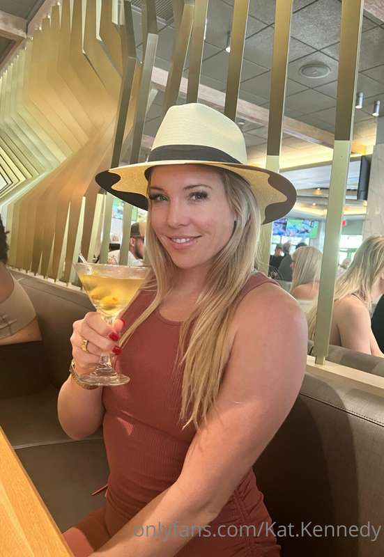 How do you like your 🍸? I like mine extra dirty. 😈🍸😜