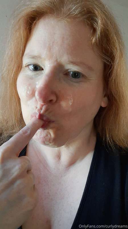 Spermaface
Ich liebe Sperma :) am liebsten habe ich es im Ge.. 8