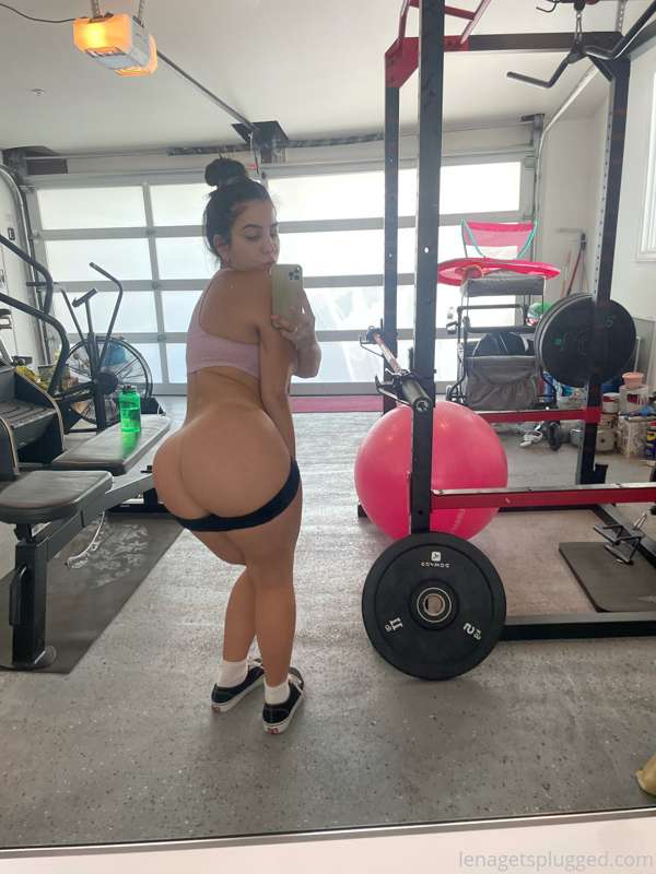 I'm always so horny after working out 🥵 Slide into my DMs an..