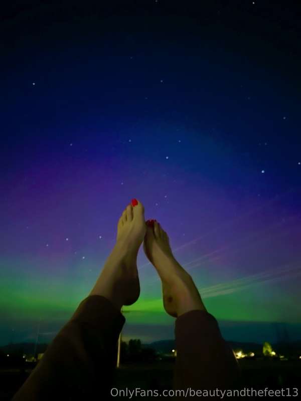 Magical night for toe sucking don’t you think?