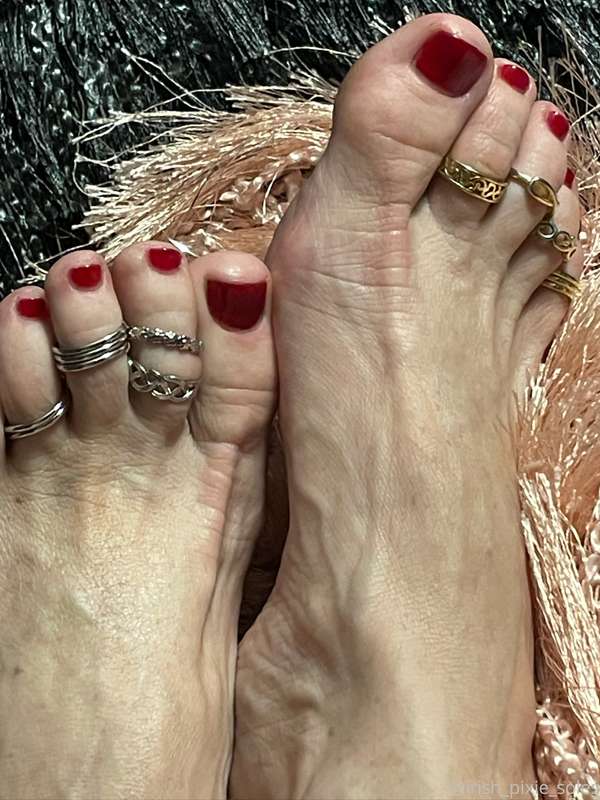 Veins tell a story of strength and vitality, their natural l.. 8