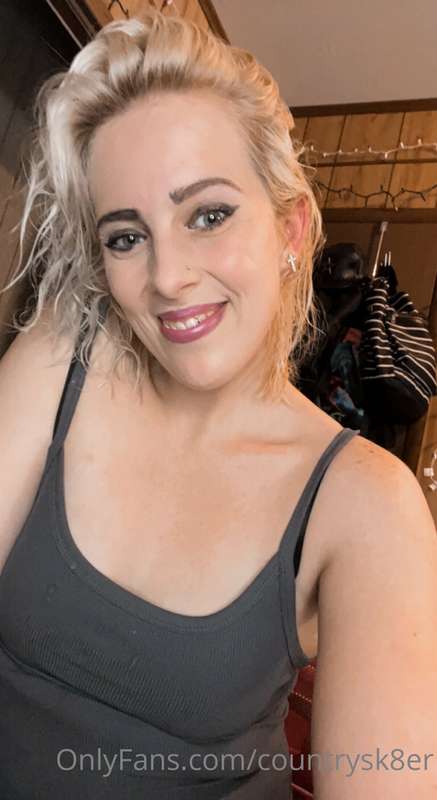 Me right after the shower then put some make up on (; 2
