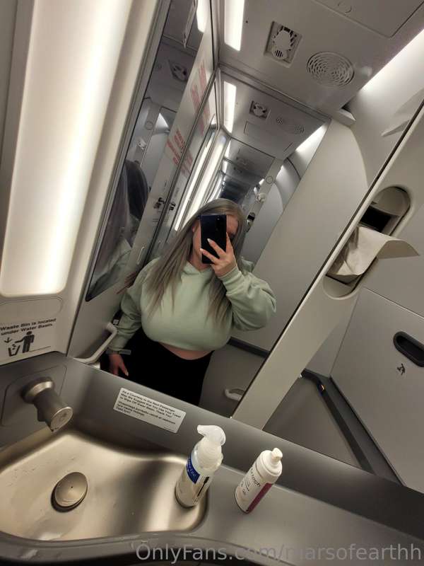11000 metres high ✈️