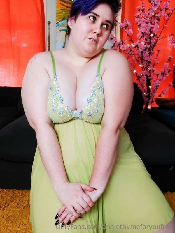 Does this cleavage look good to you? 