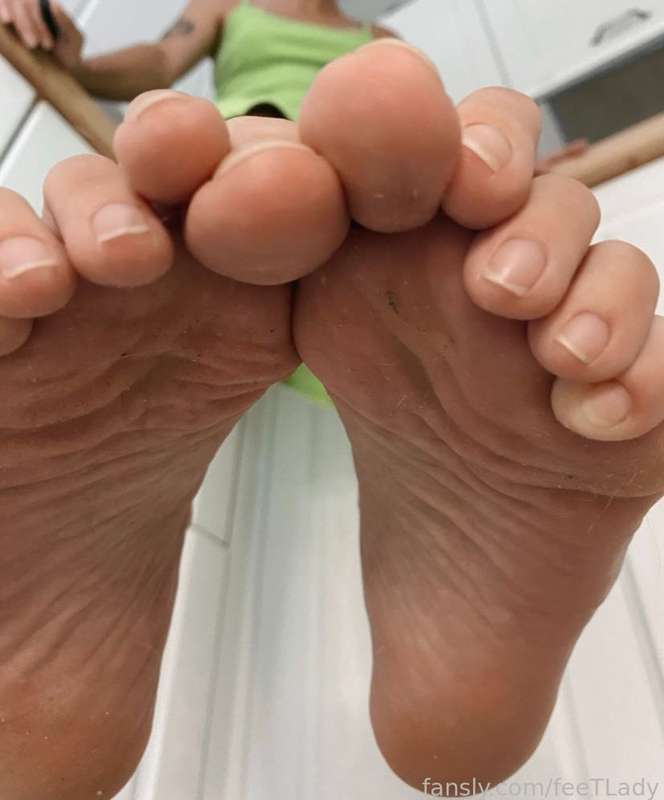 Feetlady - Fansly - 09 Sep, 2023 10